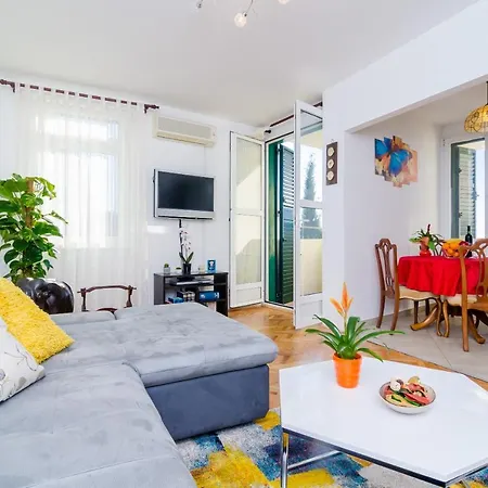 Sun Apartment